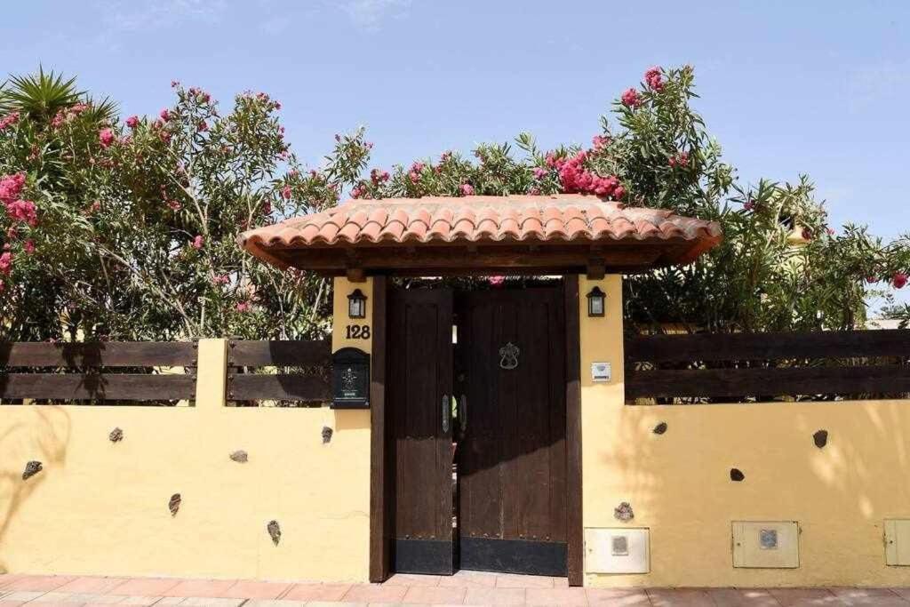 Aurora Mari Villa Your Dream Steps From The Ocean Shore Калета-де-Фусте Екстер'єр фото