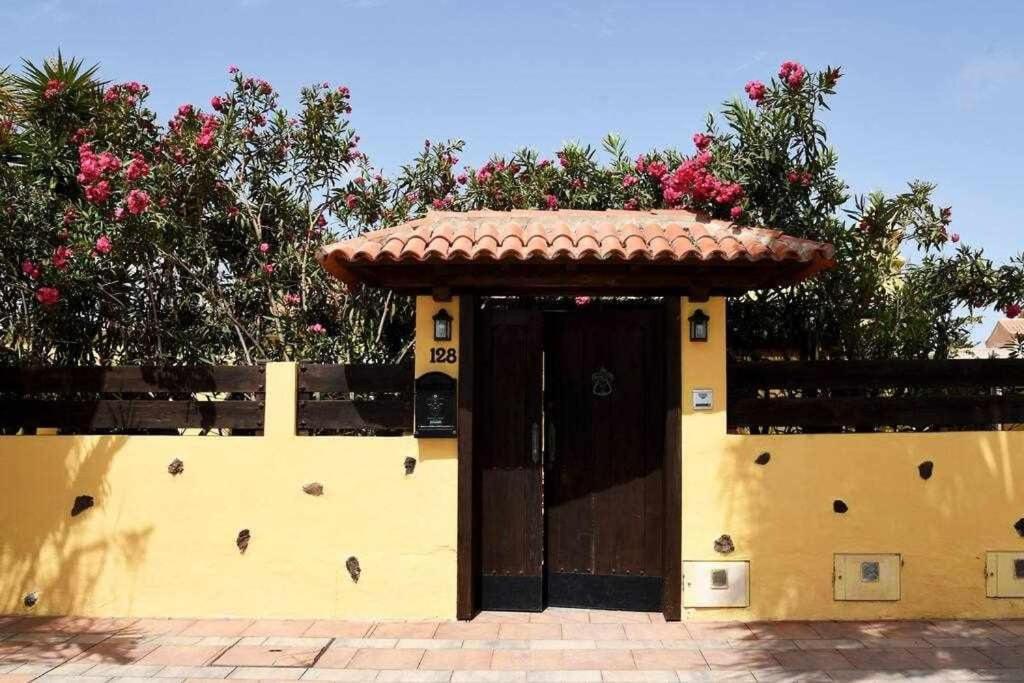 Aurora Mari Villa Your Dream Steps From The Ocean Shore Калета-де-Фусте Екстер'єр фото